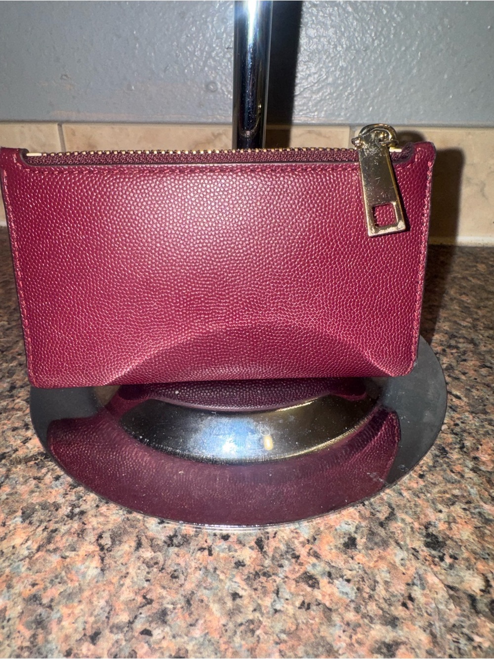 Marc Jacobs Pebbled Leather Zip Card Case in Burgundy - Picture 2 of 8